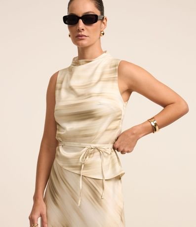 Blusa Satinada Sin Manga con Estampa Abstrada