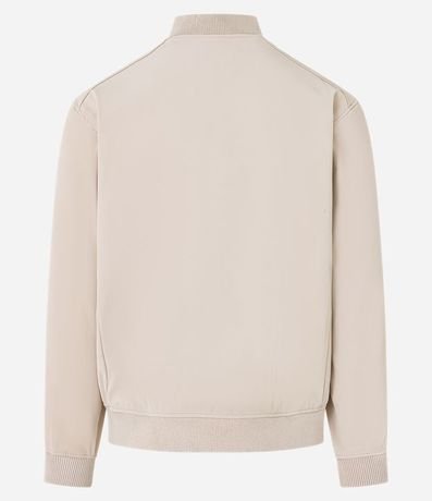 Campera con Tecnologia Repelente al Agua 2