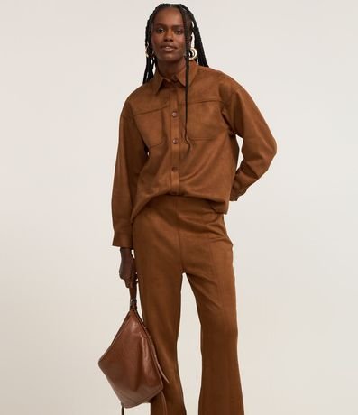 Pantalón Flare en Fake Gamuza con Pespunte Delantero 2