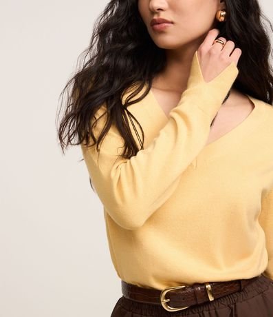 Suéter en Punto con Escote V 3