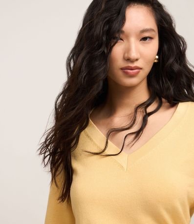 Suéter en Punto con Escote V 4