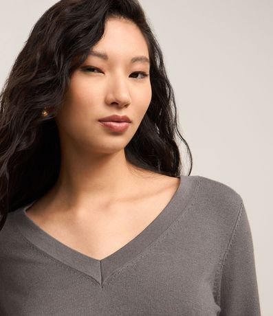 Suéter en Punto con Escote V 4