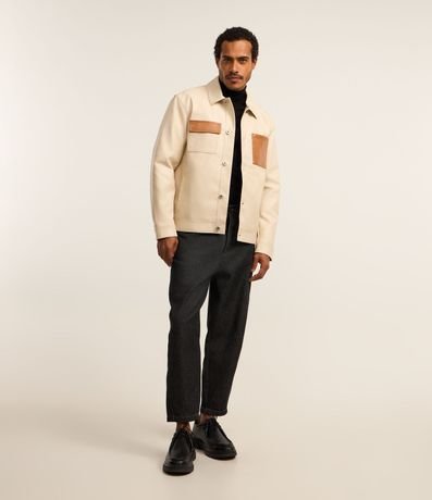 Campera Trucker en Material Sintético con Bolsillo Contrastante 2