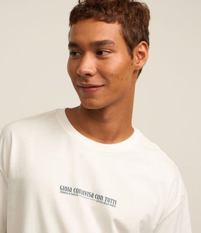 Remera Oversized en Malla con Estampa Lettering y Arte 4