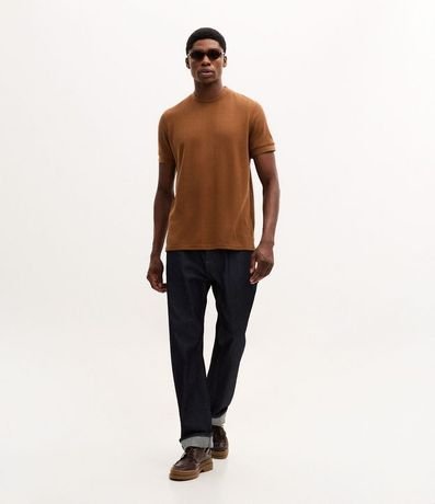 Remera Regular con Cuello Redondo y Textura Vertical 2