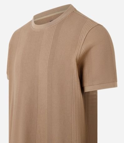 Remera Regular con Cuello Redondo y Textura Vertical 2