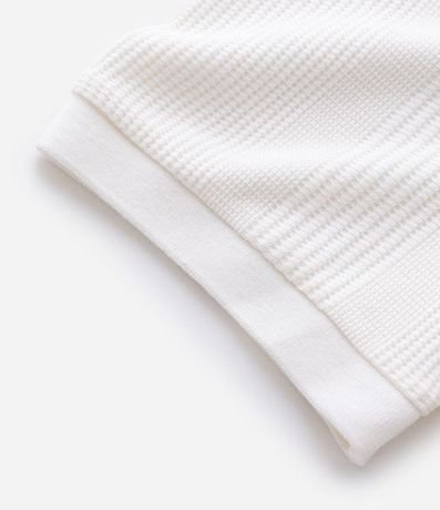 Remera Regular con Cuello Redondo y Textura Vertical 8