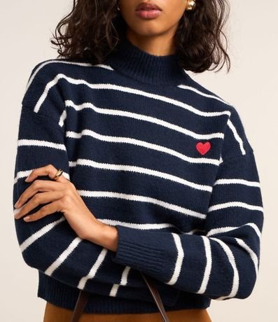 Suéter Listrado en Punto con Cuello Alto y Bordado de Corazón 4