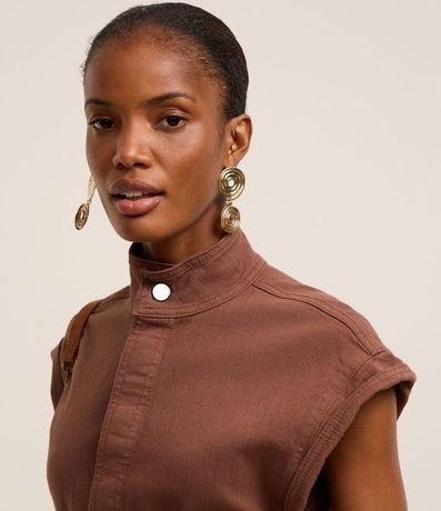 Mono en Sarga sin Manga con Botón Doble 5