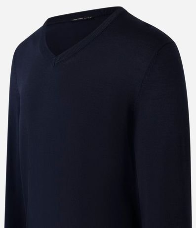 Suéter Básico en Viscosa con Cuello V 6