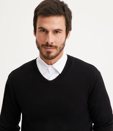 Suéter Básico en Viscosa con Cuello V 4