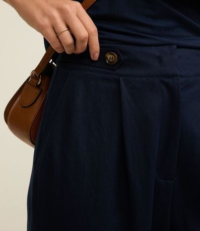 Pantalón Carrot Cintura Alta en Piquet con Cintas y Pliegues 4