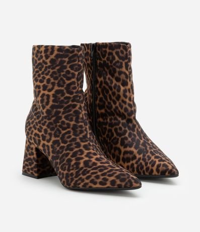 Bota Caña Corta y Puntera Fina Animal Print 2