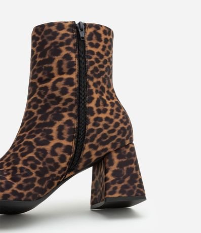 Bota Caña Corta y Puntera Fina Animal Print 5