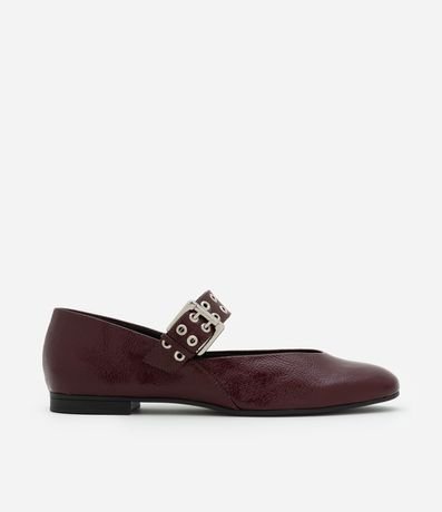 Zapatilla en Berniz con Efecto Mojado y Hebilla con Ojal