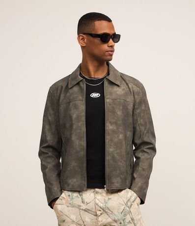 Campera en Material Sintético con Recortes y Estampa Manchada 1