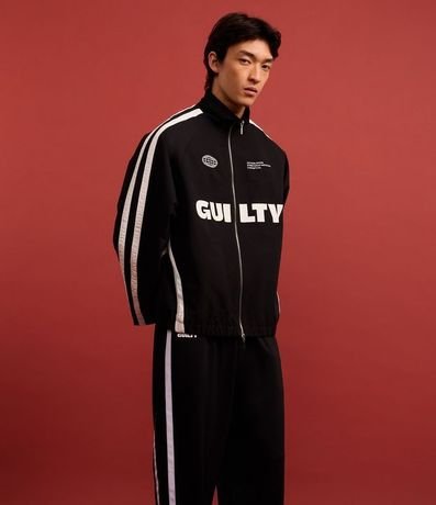 Campera Sporty con Cuello Alto y Rayas Contrastantes 4