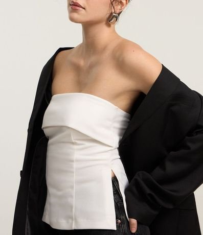 Blusa sin Breteles en Crepé con Escote Recto Plegado