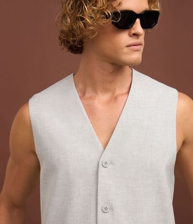 Chaleco en Sastrería con Cuello en V 4