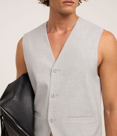 Chaleco en Sastrería con Cuello en V 5