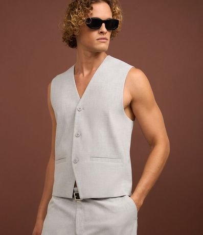 Chaleco en Sastrería con Cuello en V 6