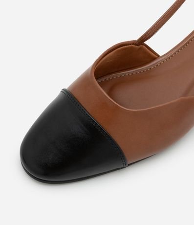 Zapatilla Slingback con Puntera Contrastanete y Laterales Abiertos 7