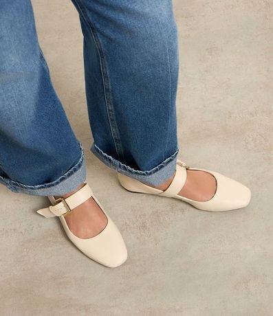 Zapatilla en Cuero con Tira Central y Maxi Hebilla Metalizada en Plástico 6