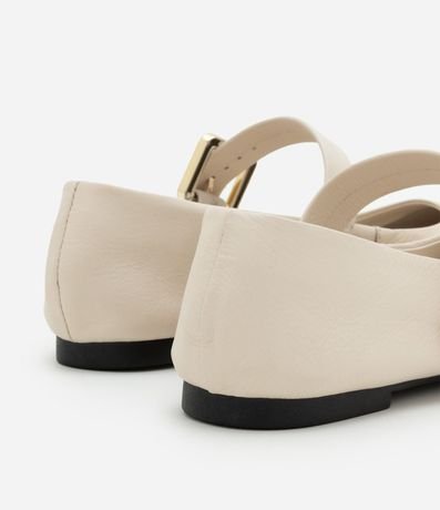 Zapatilla en Cuero con Tira Central y Maxi Hebilla Metalizada en Plástico 4