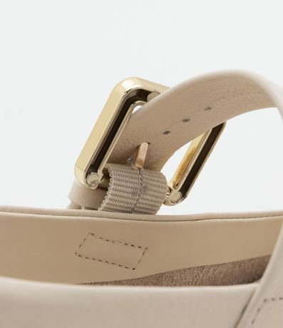 Zapatilla en Cuero con Tira Central y Maxi Hebilla Metalizada en Plástico 5