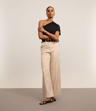 Blusa en Crepé con Drapeado Lateral y Hombro Único 2