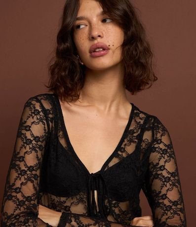 Blusa en Encaje con Lacitos Delanteros 5
