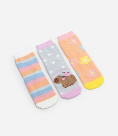 Kit 03 Medias Infantiles con Estampa Capivara y Flores - Talle 19 a 34