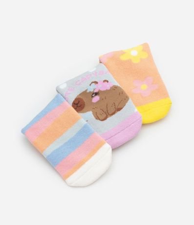 Kit 03 Medias Infantiles con Estampa Capivara y Flores - Talle 19 a 34 3