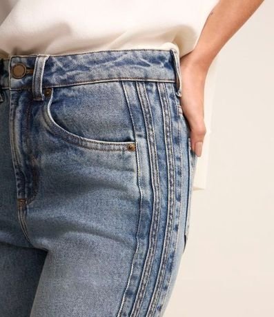 Pantalón Recto Cintura Alta en Jeans con Rayas Laterales 4
