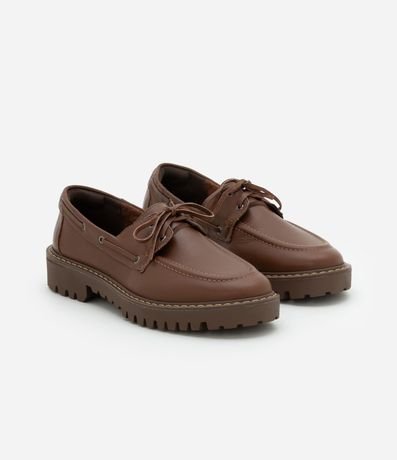 Zapato Dockside en Cuero con Suela track y Detalle de Ojale 3