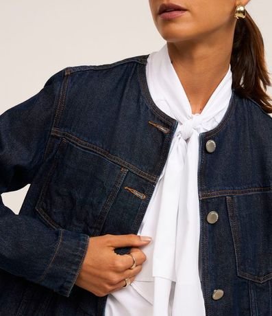 Campera en Jeans con Detalle de Costura Contrastante 4