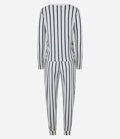 Pijama Largo en Peach Touch con Estampa Rayada y botones 5