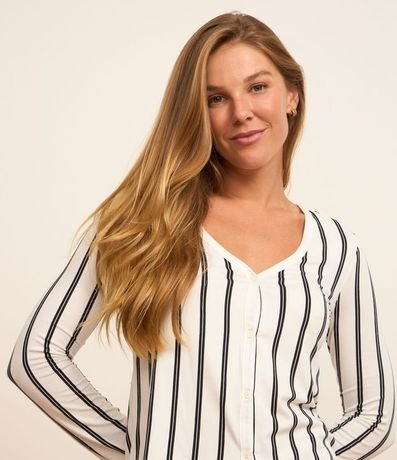 Pijama Largo en Peach Touch con Estampa Rayada y botones 2