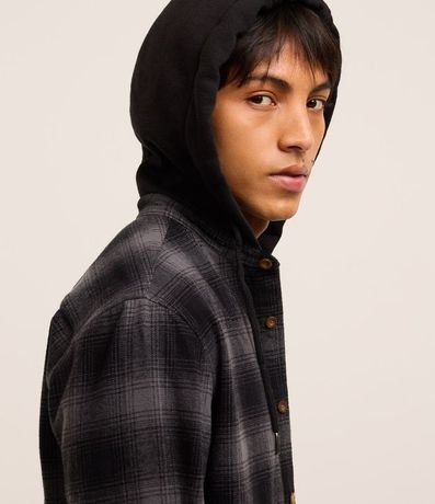 Camisa Comfort en Franela con Capucha Estampa de Cuadros 3