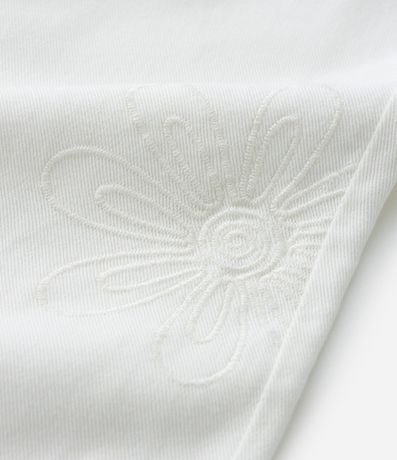 Pantalón Mom Infantil con Bordado de Flores - Talle 5 a 14 años 3