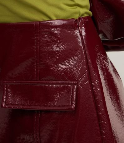 Pollera Corta en PU con Solapas y Encaje 5