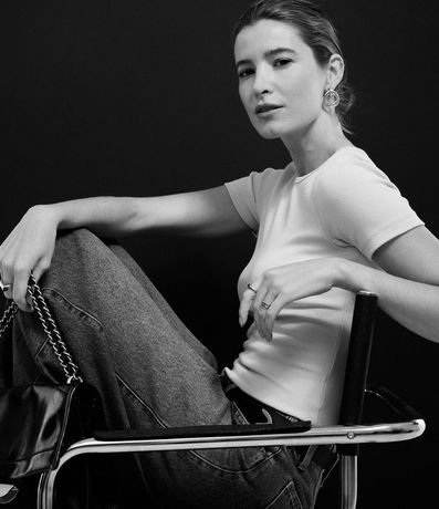 Blusa Básica Ajustada en Rib con Cuello Redondo 7