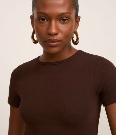 Blusa Básica Ajustada en Rib con Cuello Redondo 5