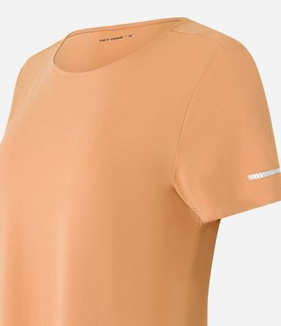 Remera Deportiva Texturizada con Detalle Reflectante 7