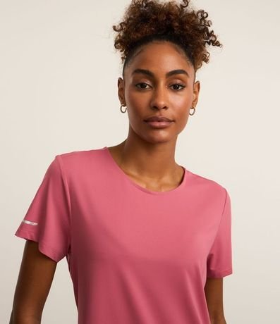 Remera Deportiva Texturizada con Detalle Reflectante 2