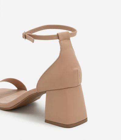 Sandalia Básica con Puntera Cuadrada y Salto Bloco 4