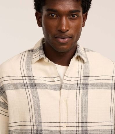 Camisa Relaxed en Franela con Estampa de Cuadros Texturizada 3