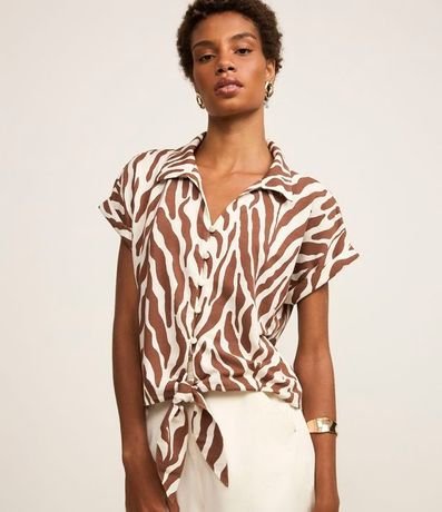 Blusa en Viscosa con Botones y Estampa Follaje