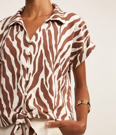 Blusa en Viscosa con Botones y Estampa Follaje 3