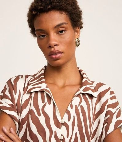 Blusa en Viscosa con Botones y Estampa Follaje 4